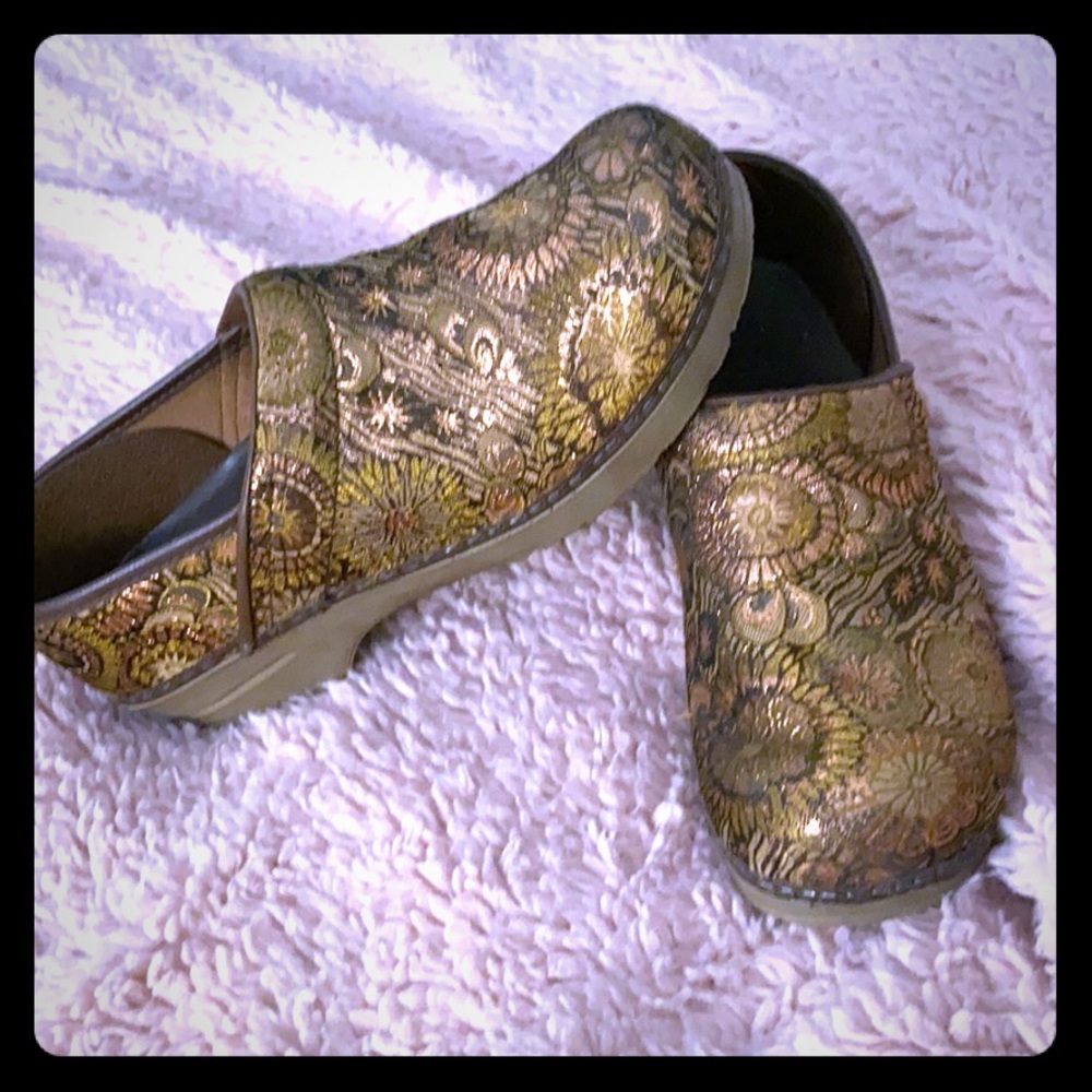 Sanita clogs
